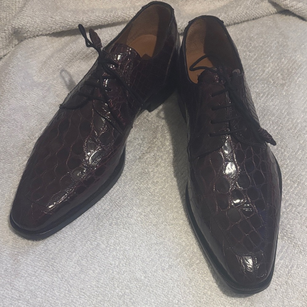 Mezlan Dark Burgundy Crocodile String up Loafers